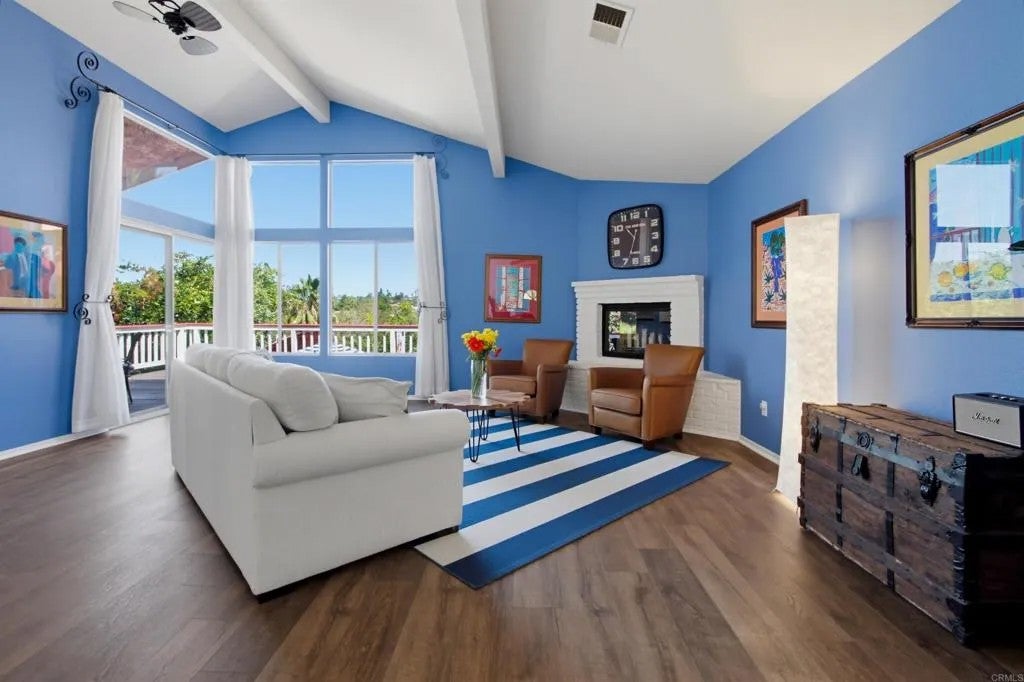 2202 Crest Hill Lane — photo