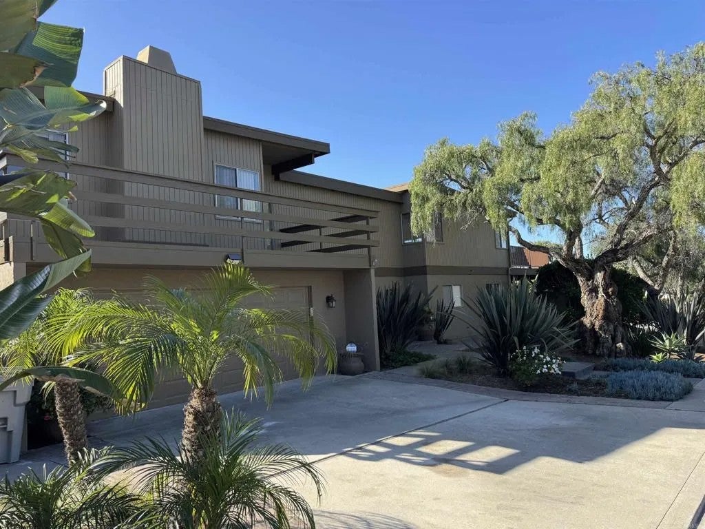 2511 El Amigo Rd — photo