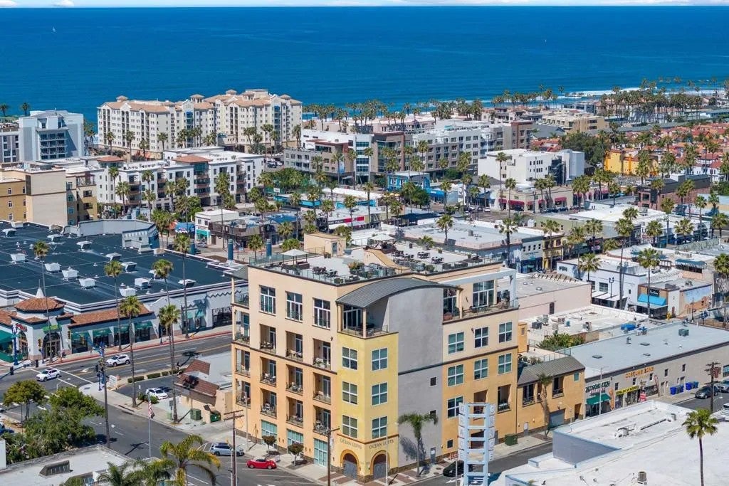 550 Seagaze Drive 7 — photo