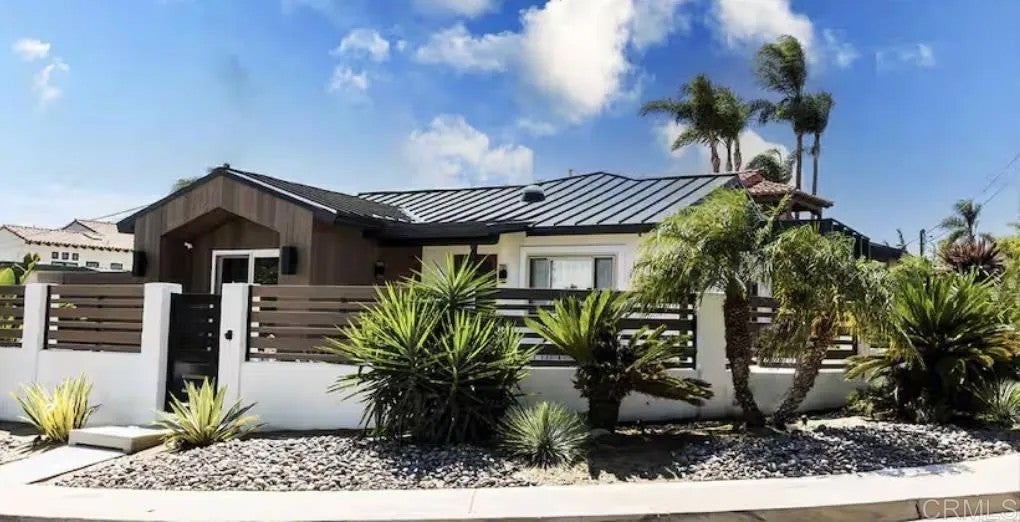 3761 Oleander Dr — photo