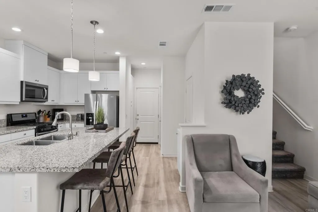 4136 Sitio Flor, Oceanside, CA 92057 — photo 2