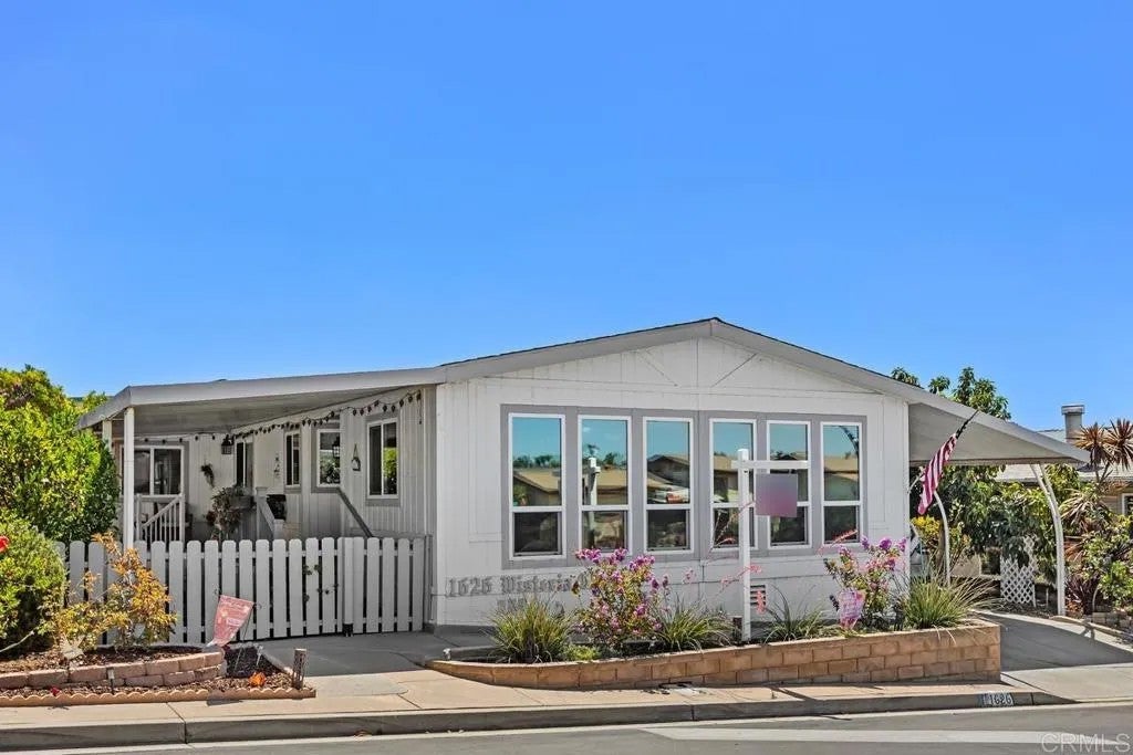 1626 Wisteria Glen — photo