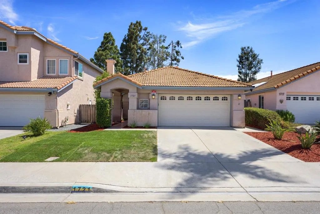 1721 Corte Viejo — photo