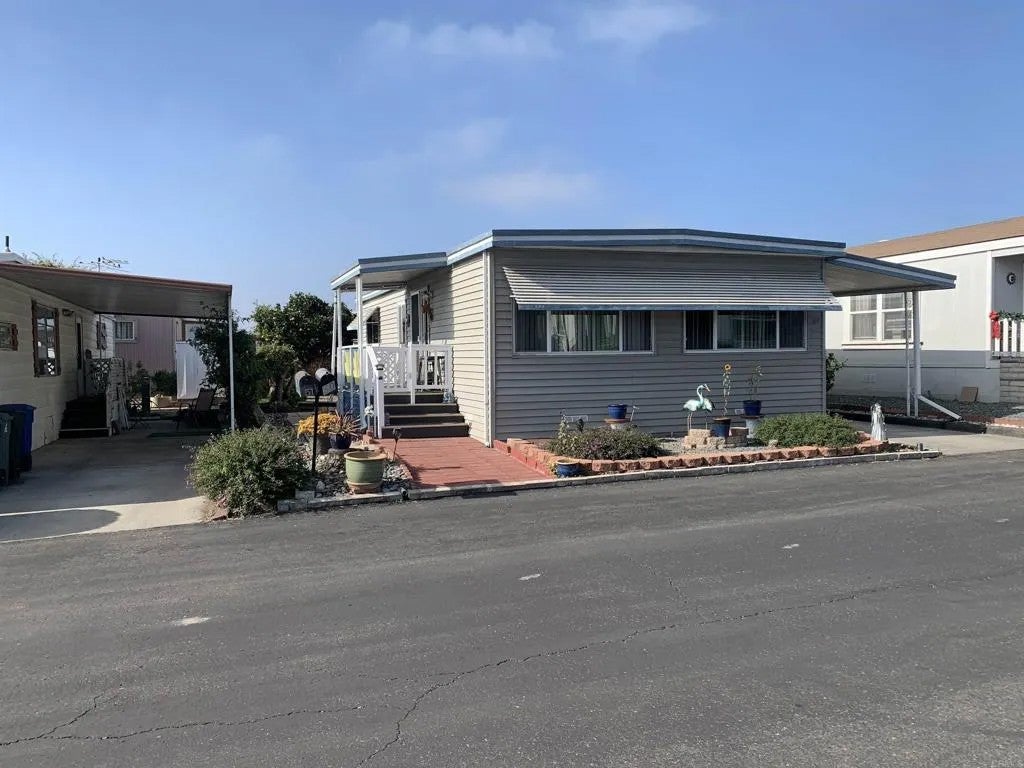 501 Anita Street Spc 50 — photo