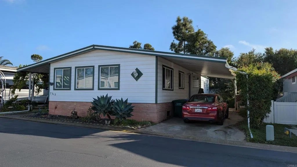 7315 San Luis — photo