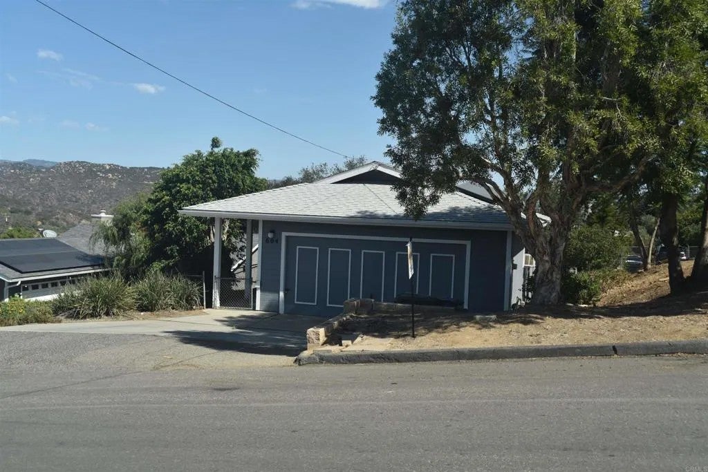 604 Porter Street, Fallbrook, CA 92028 — photo 2
