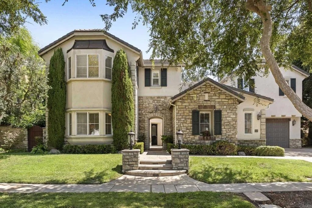 647 Lynwood Dr — photo