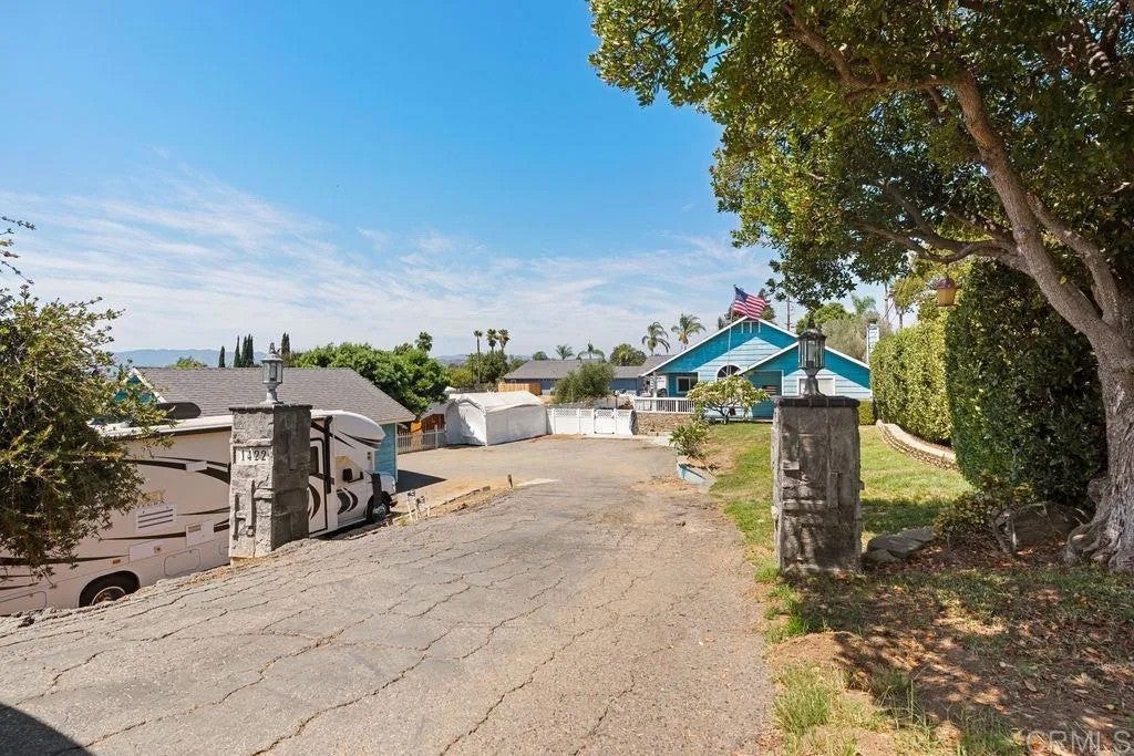 1422 E Fallbrook Street, Fallbrook, CA 92028 — photo 2