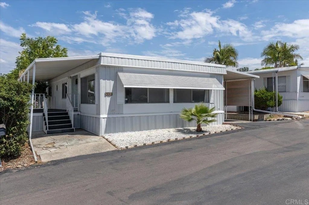 718 Sycamore 109 — photo