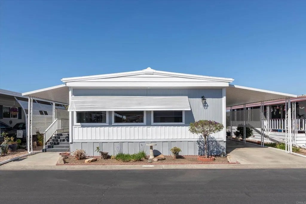 1286 Discovery St 61 — photo