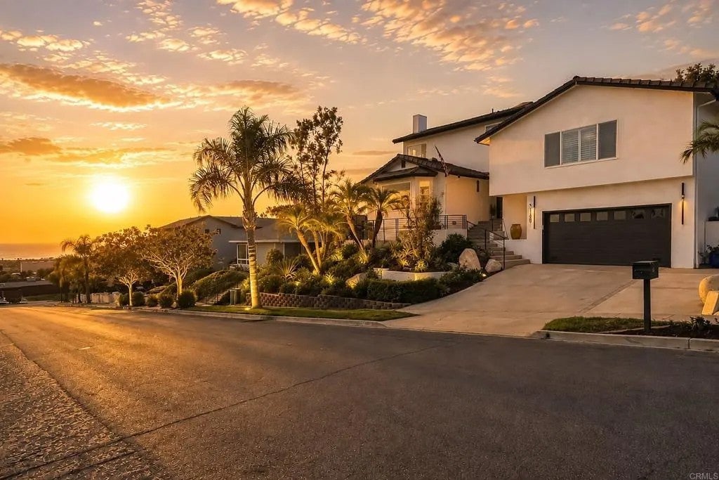 2140 Janis Way — photo