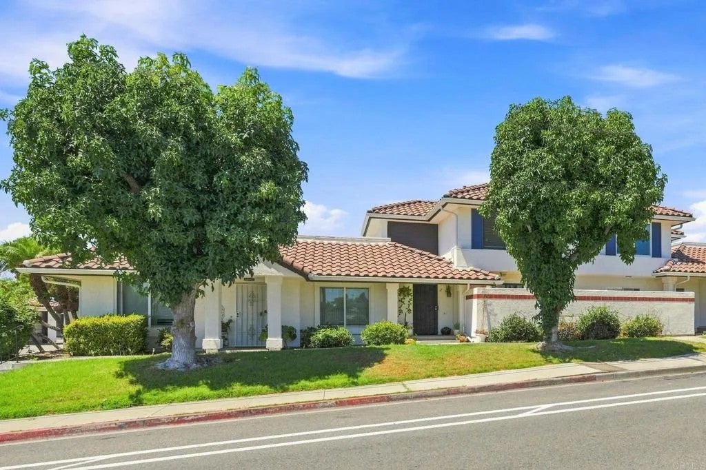 320 Grapevine Rd 2 — photo