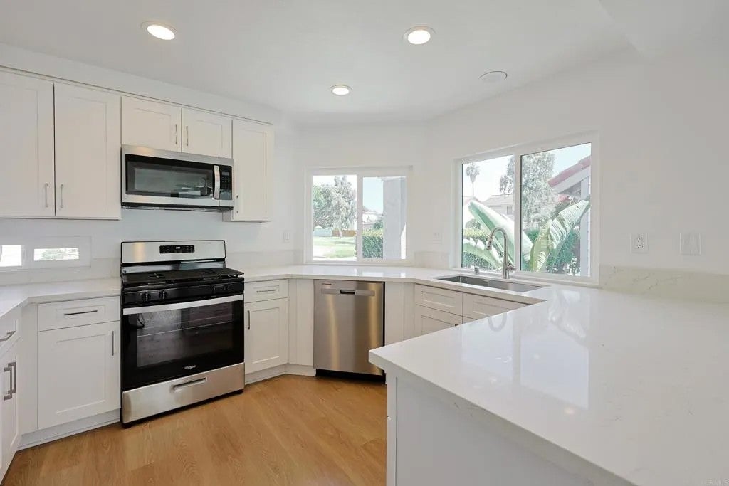 249 Blackbird Way — photo