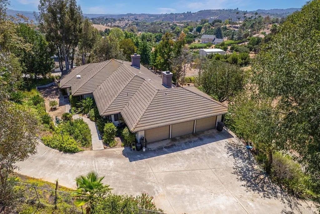 3911 Alta Vista Drive — photo
