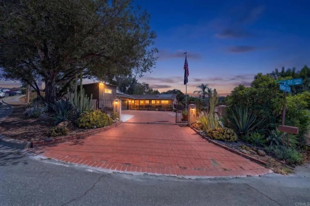 13385 Marjay Drive — photo