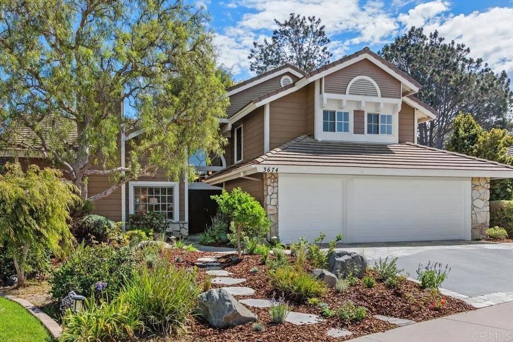 3674 Newcrest Pt — photo