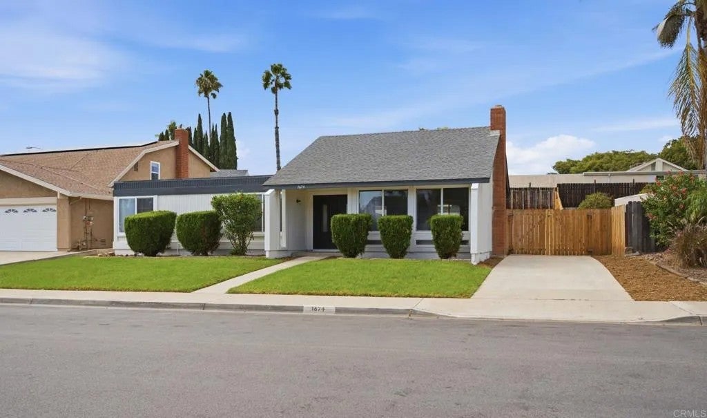 1674 Palomar Drive — photo