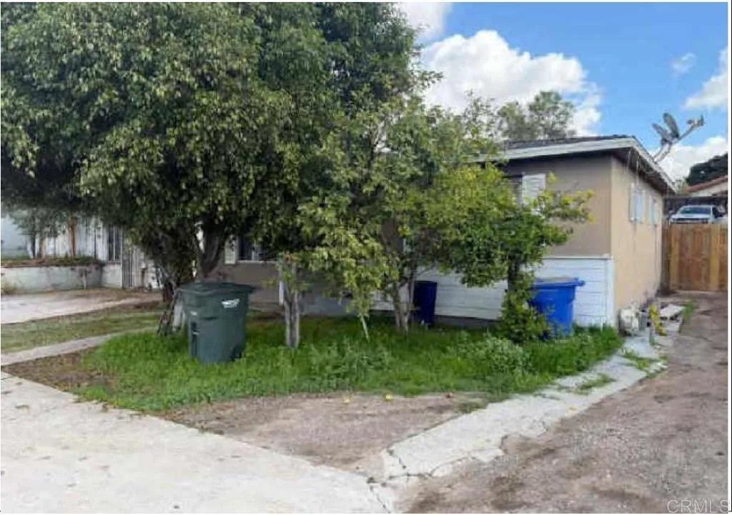 716 Civic Center Drive — photo