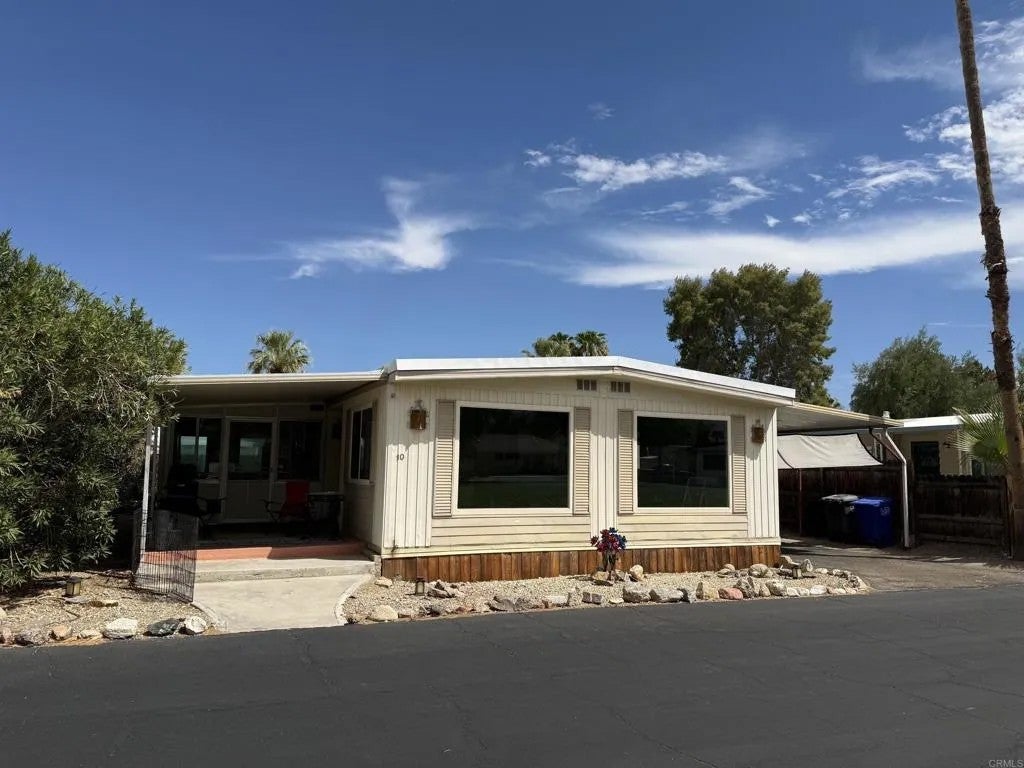 1010 Palm Canyon 10 — photo