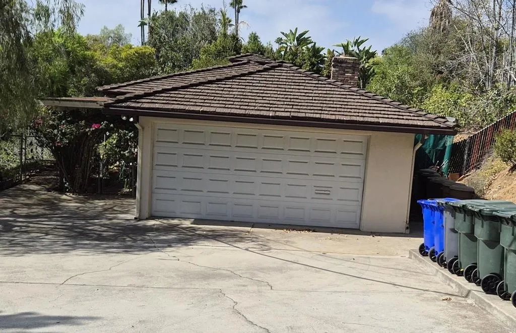 1339 Clarence Dr — photo