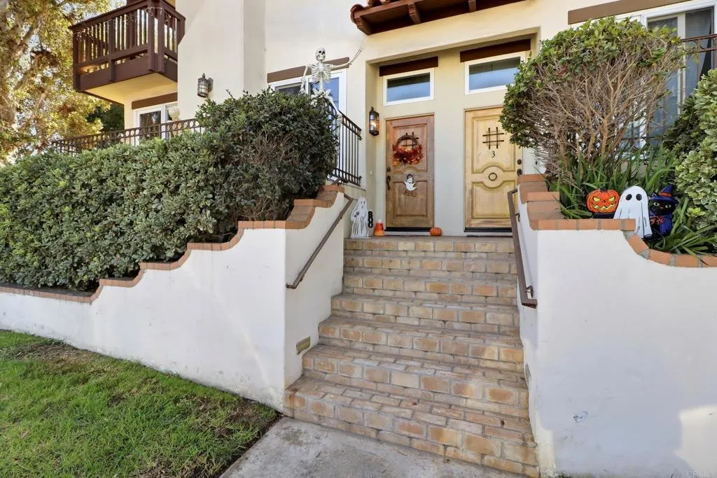 175 Maple Avenue #4, Carlsbad, CA 92008 — photo 2