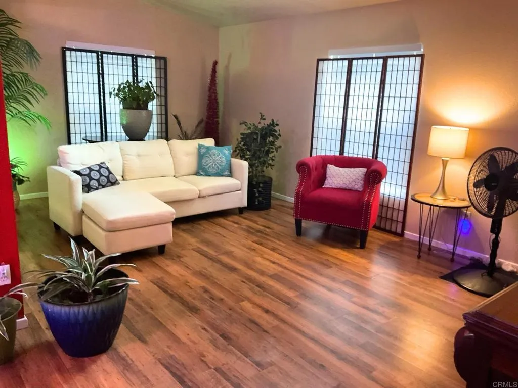6301 Warner Unit 57 — photo
