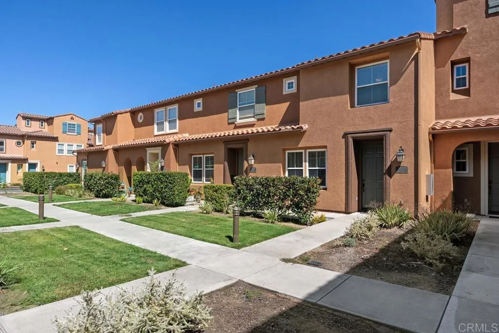 17019 Camino Marcilla Unit 11 — photo
