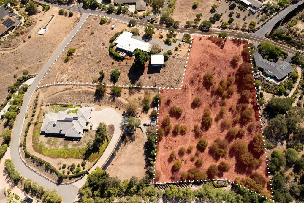 4880 San Jacinto Circle East, Fallbrook, CA 92028 — photo 2