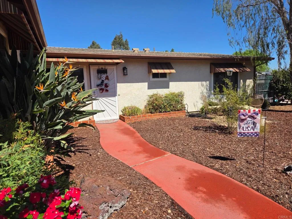 1020 La Solana — photo