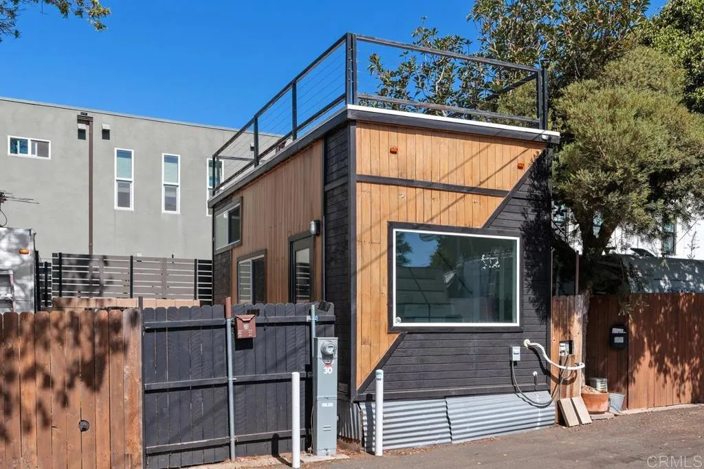 523 N Vulcan Unit 30 — photo