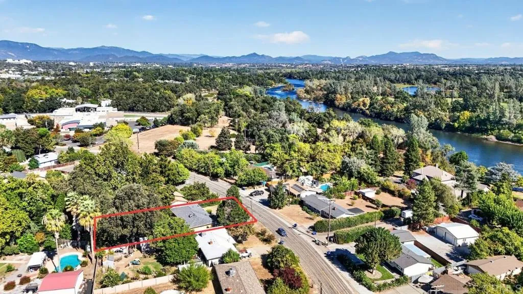 4398 E Bonnyview Road, Redding, CA 96001 — photo 2