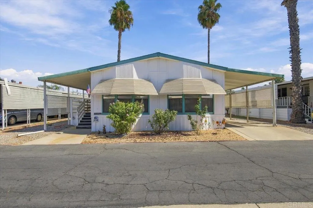1525 W Oakland Unit 55 — photo