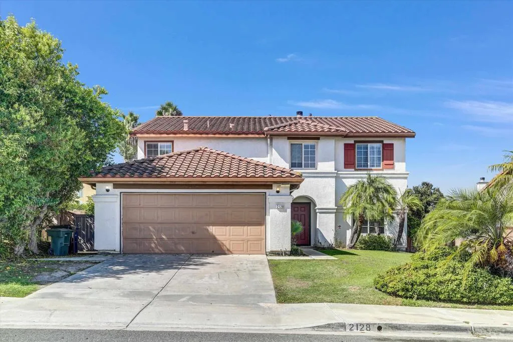 2128 Chateau Ct — photo