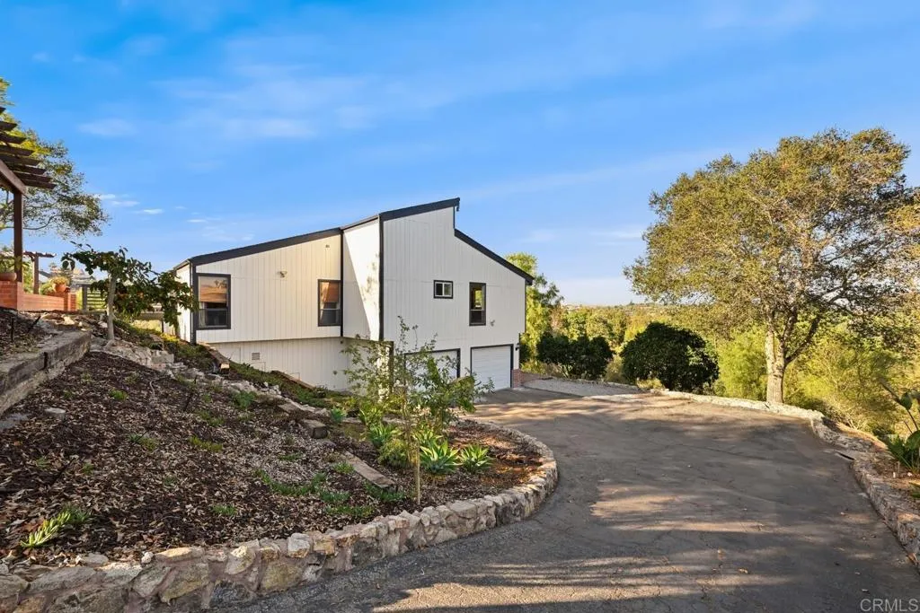 335 Morro Hills Road, Fallbrook, CA 92028 — photo 3