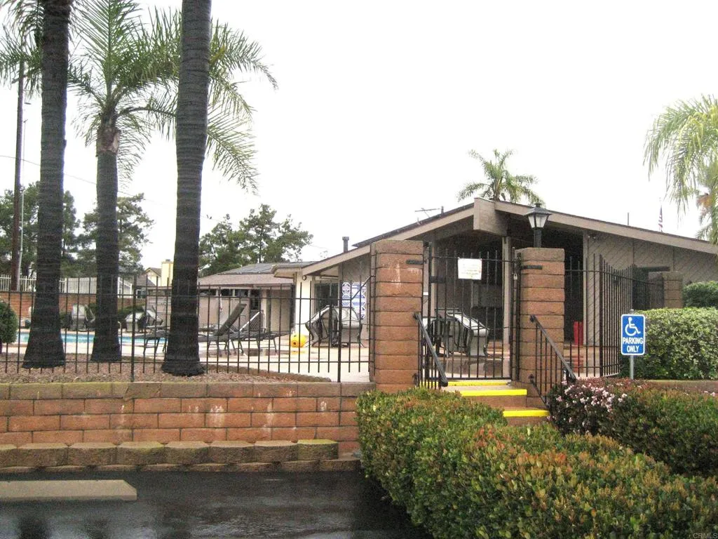 1175 La Moree Road 33 — photo