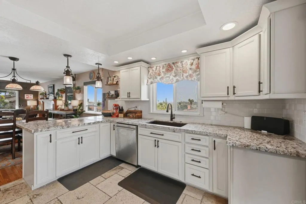 320 Apollo Drive, Vista, CA 92084 — photo 3