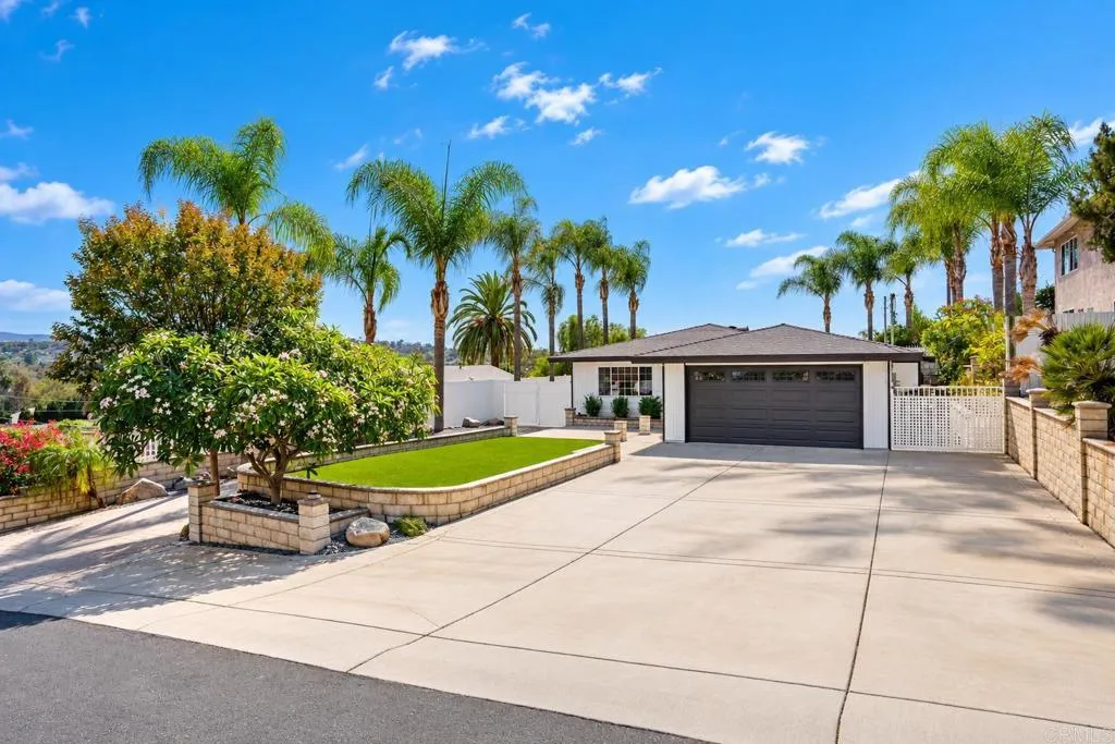 2421 Green Meadow Way — photo