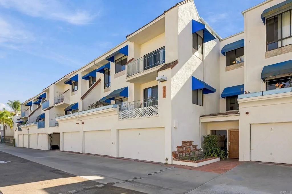 8310 Regents Road Unit 3H — photo