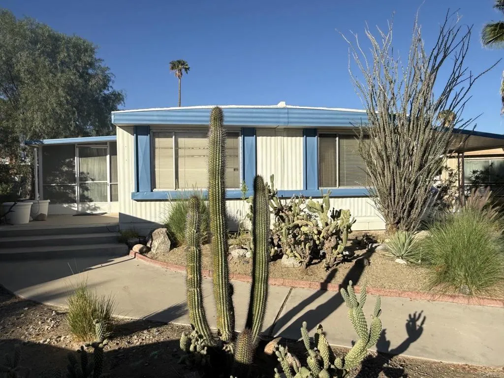 1010 Palm Canyon Unit 31 — photo