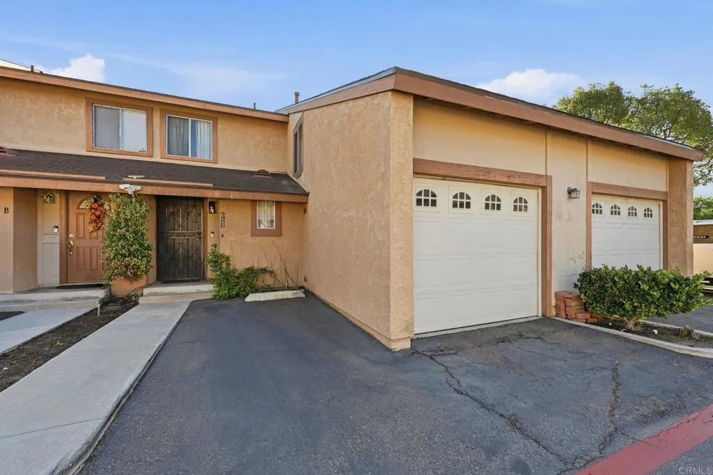 2040 Cerrissa Court Unit C — photo