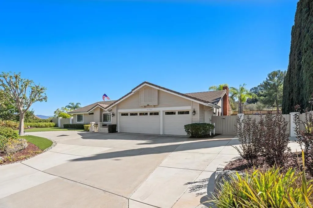 2321 Cortina Circle — photo