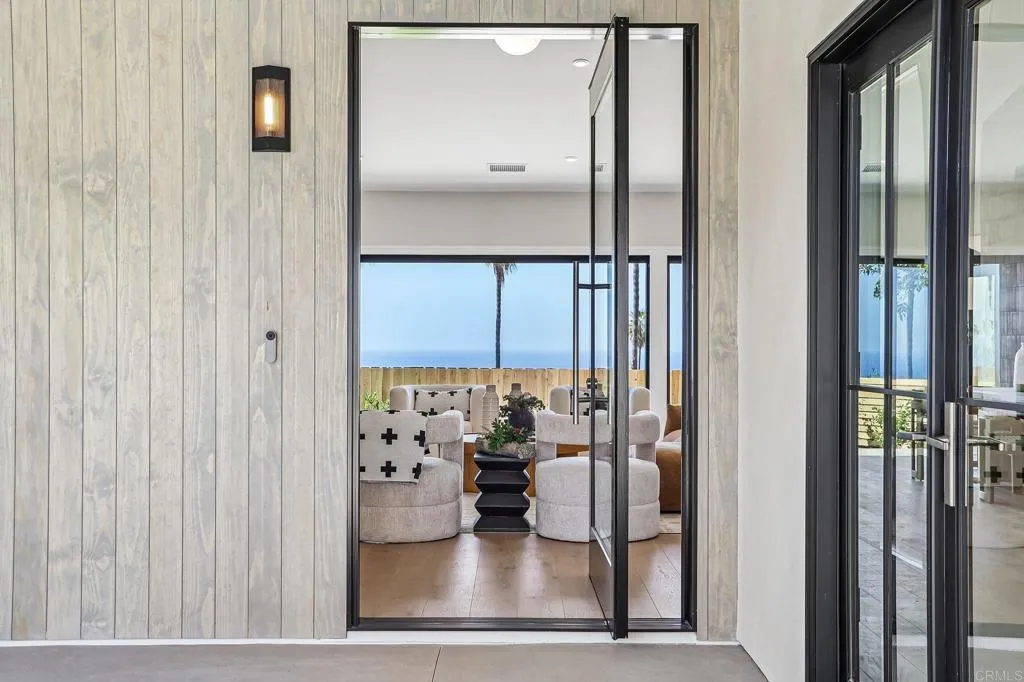 6662 Avenida La Reina — photo