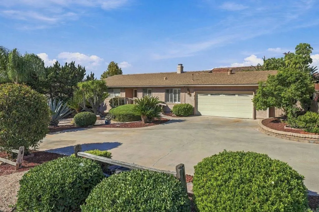 817 Crescent Drive — photo