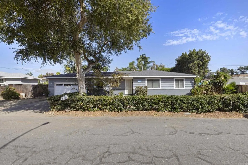 726 Windsor Court, Vista, CA 92084 — photo 2