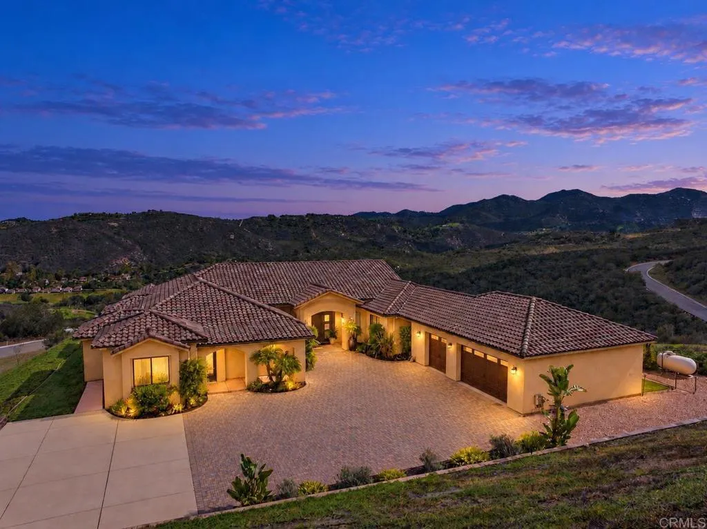 2260 Panoramic Way — photo