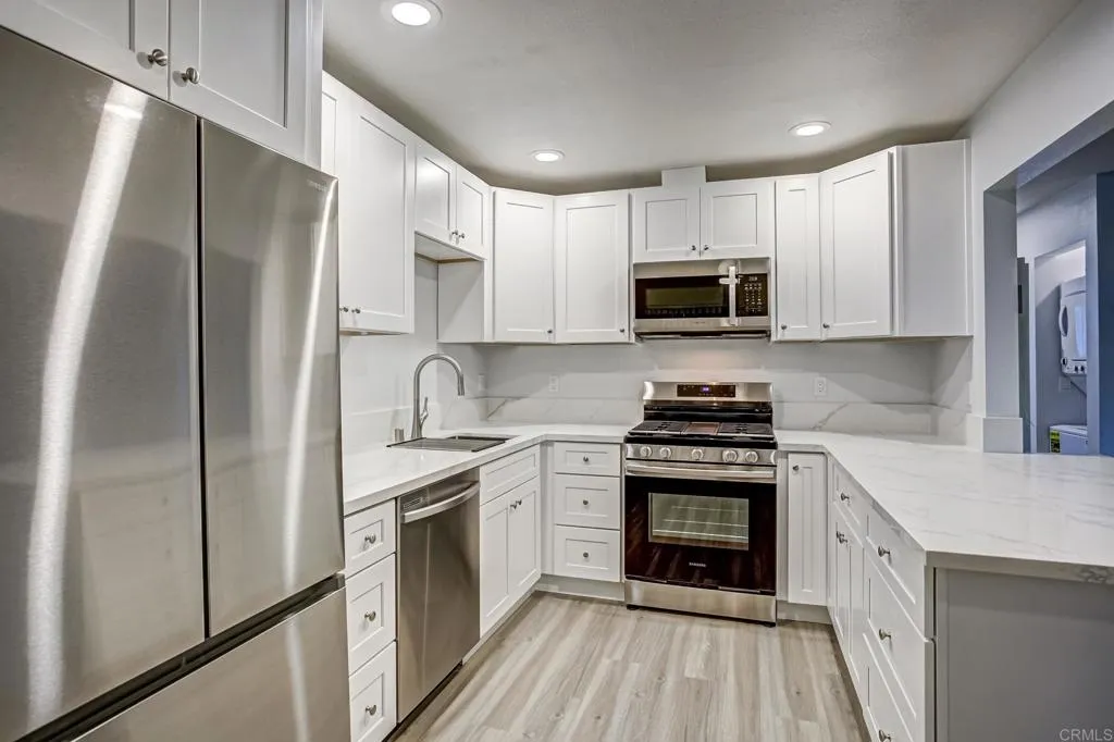 141 Johnston Lane Unit 10 — photo
