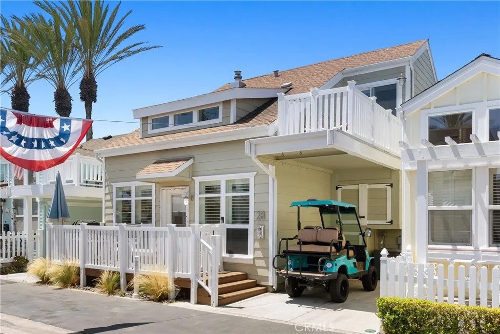 28 Cabrillo — photo