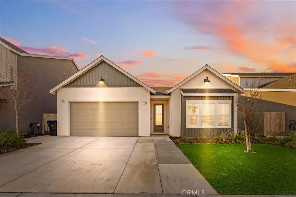 3731 N Summers Court — photo