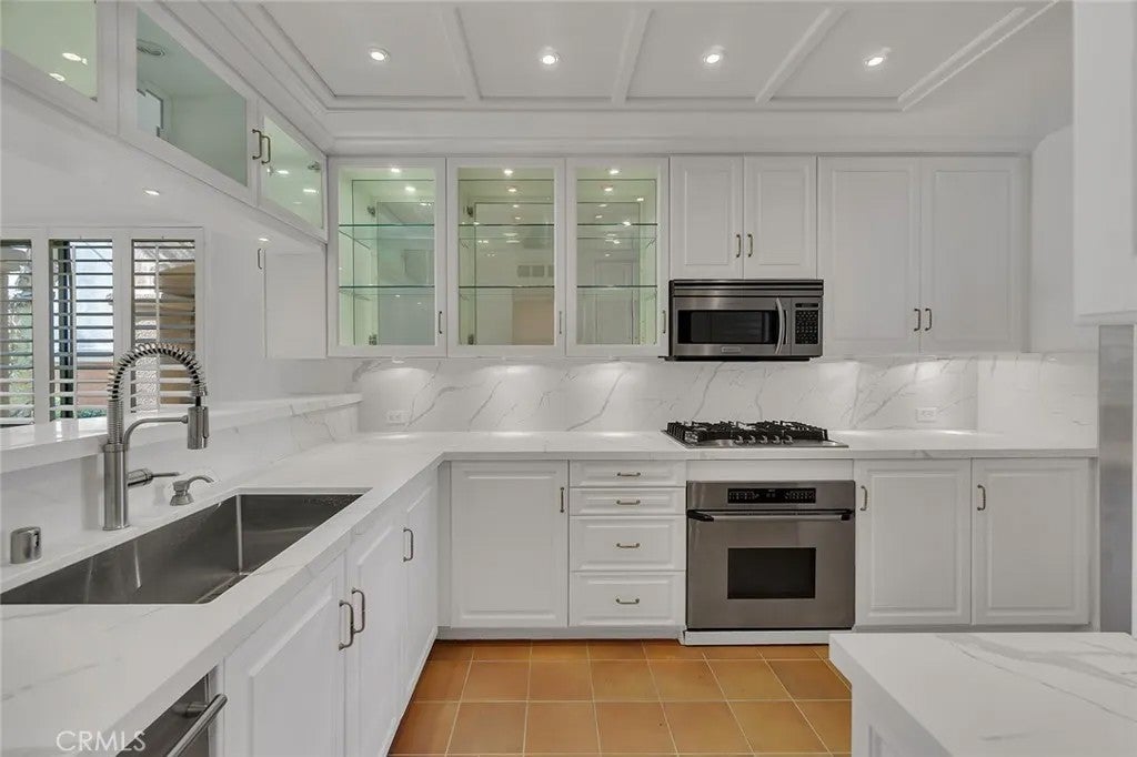 172 Villa Point Drive — photo