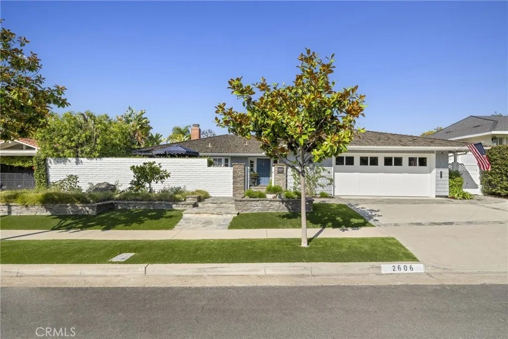 2606 Lighthouse — photo